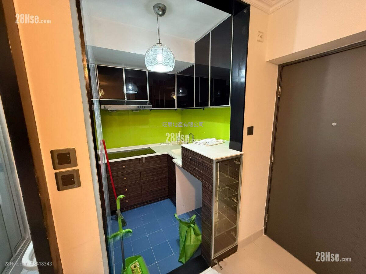 Metro Hermitage Rental 1 Bedroom 267 ft² ( 24.8 m² )