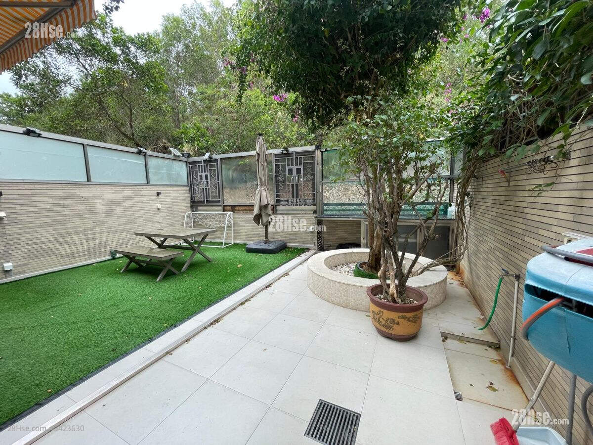 Crescendo Rental 1,476 ft² ( 137.1 m² )