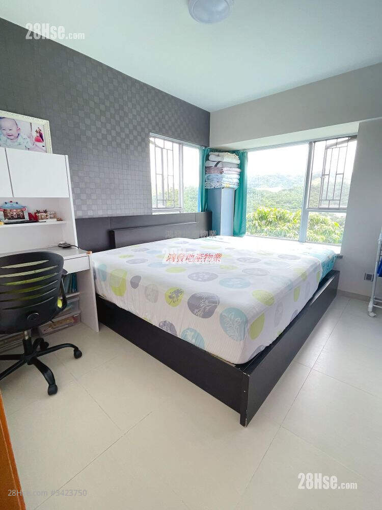 Caldecott Hill Rental 3 Bedrooms , 2 Bathrooms 764 ft² ( 71.0 m² )