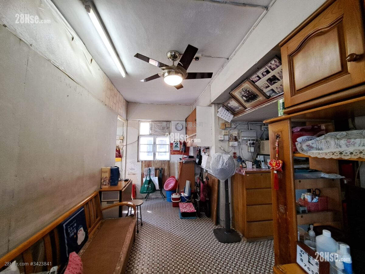 Tai On Building Sell 2 Bedrooms , 1 Bathroom 364 ft² ( 33.8 m² )