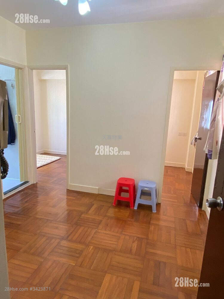 Wai Fat Building Sell 2 Bedrooms , 1 Bathroom 295 ft² ( 27.4 m² )