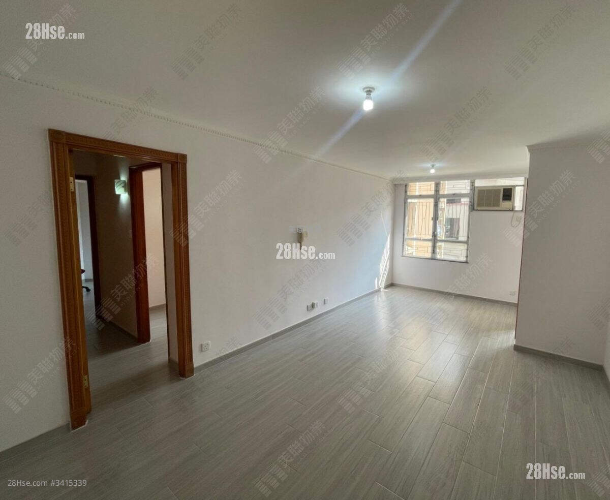 Yung Shing Court Sell 2 Bedrooms 645 ft² ( 59.9 m² )
