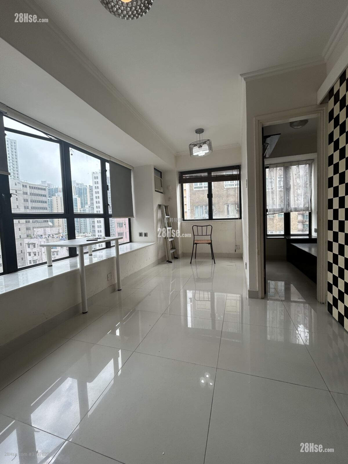 Metro Hermitage Rental Studio , 1 Bathroom 267 ft² ( 24.8 m² )