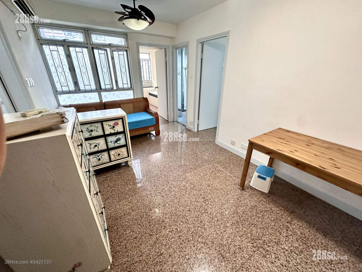 Sunningdale Garden Rental 2 Bedrooms , 1 Bathroom 428 ft² ( 39.8 m² )