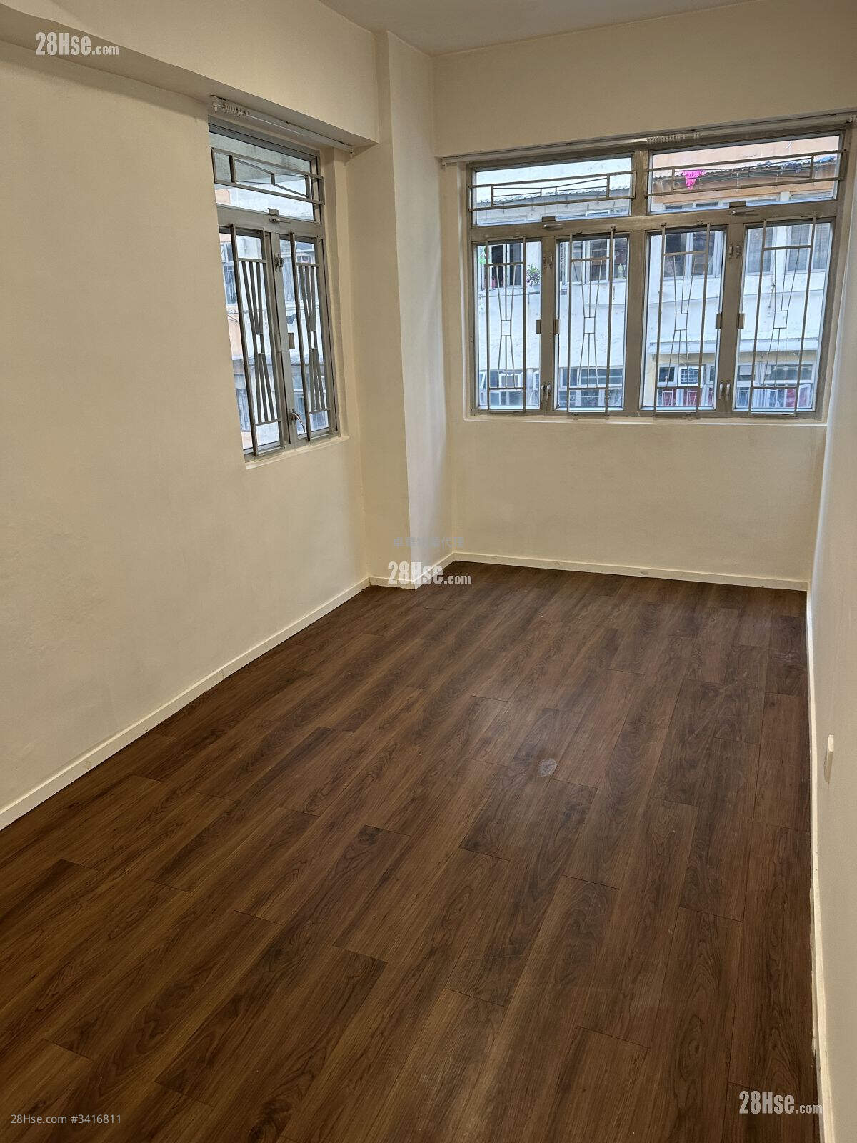 Kiu Yu Mansion Rental 2 Bedrooms , 1 Bathroom 460 ft² ( 42.7 m² )