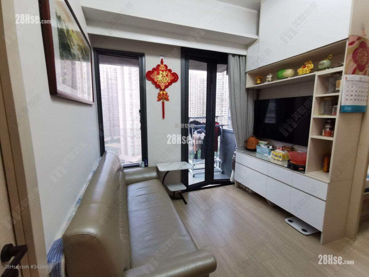 One Innovale Rental 2 Bedrooms , 2 Bathrooms 459 ft² ( 42.6 m² )