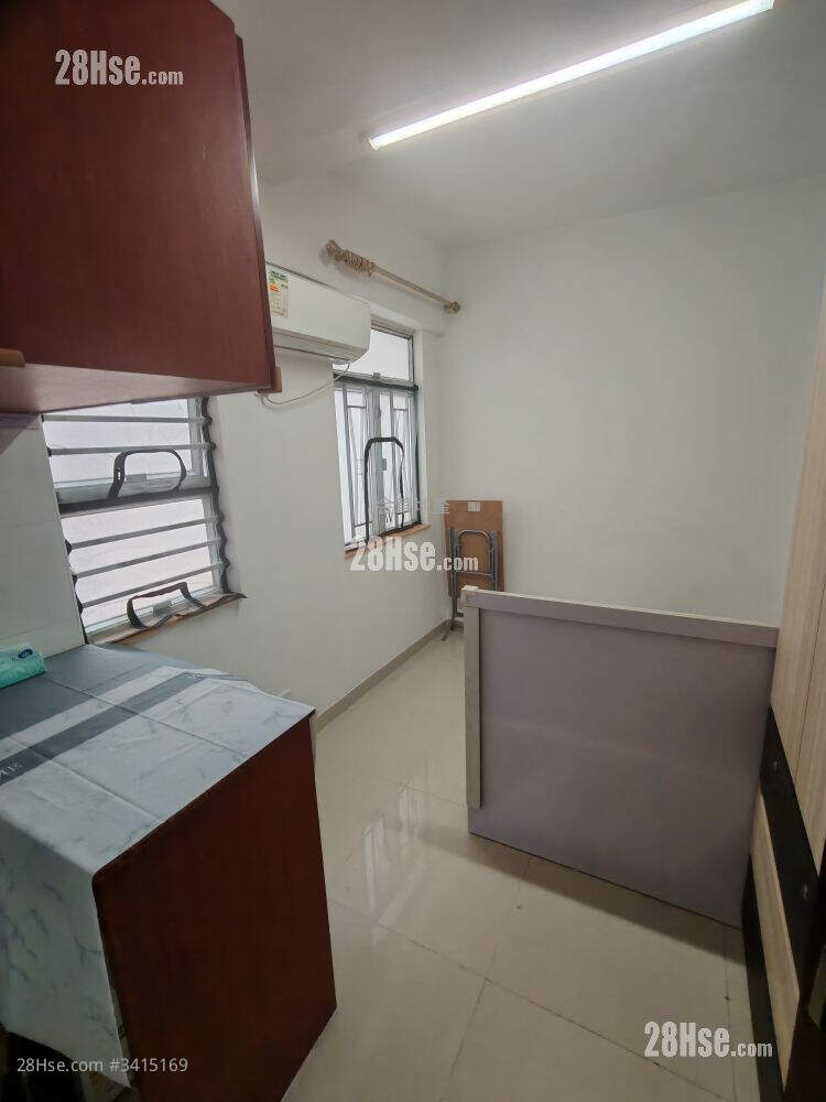 Companion Court Rental Studio , 1 Bathroom 150 ft² ( 13.9 m² )