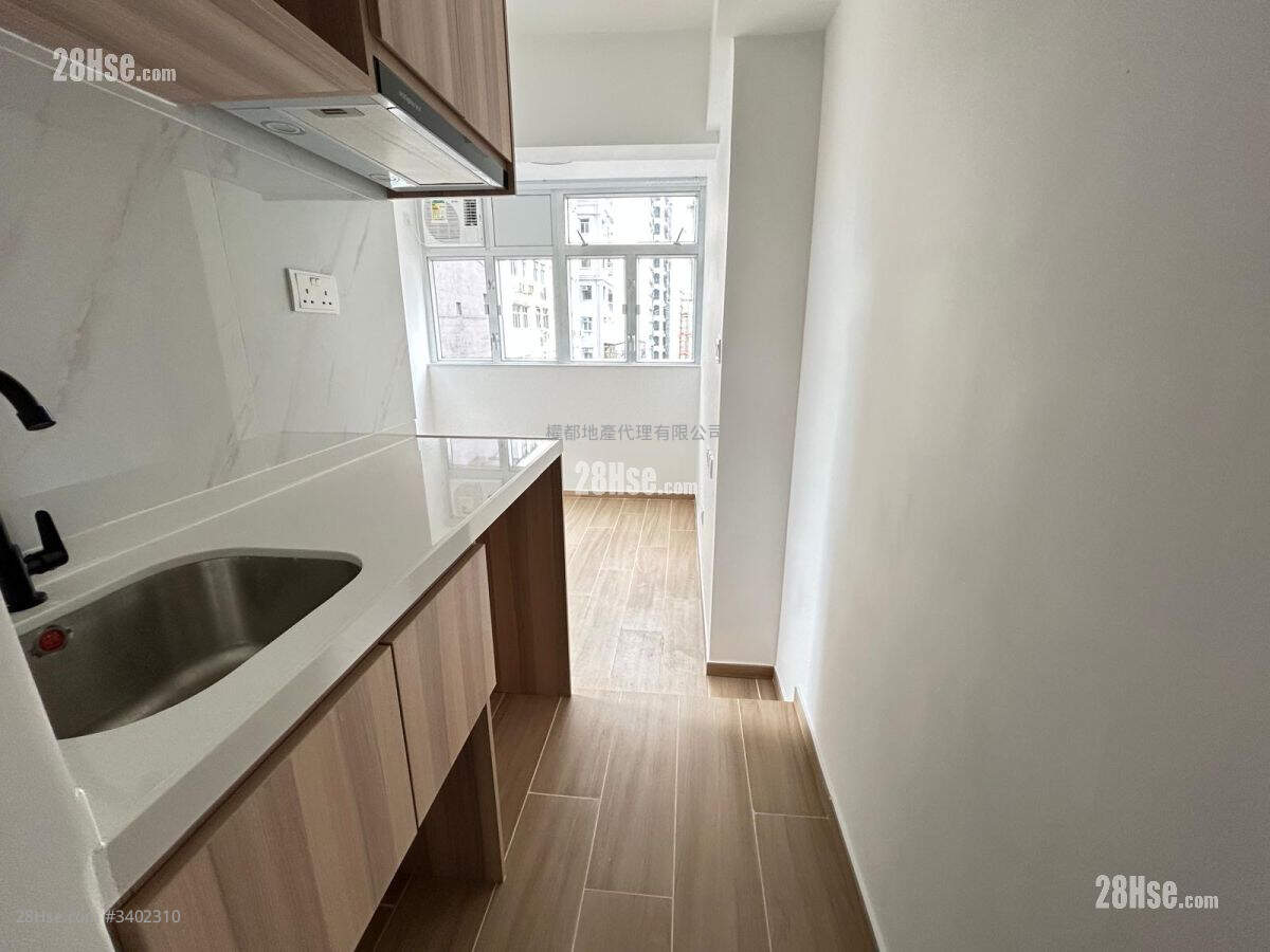 Tak Cheung Building Rental Studio , 1 Bathroom 150 ft² ( 13.9 m² )