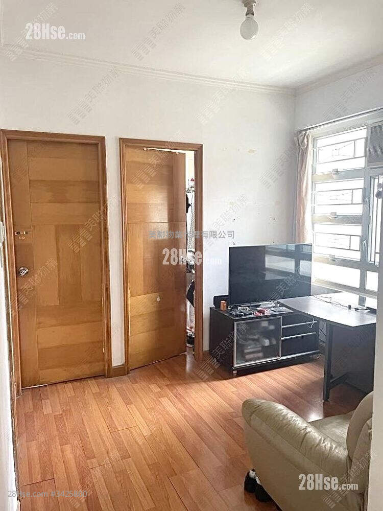 Wealthy Garden Sell 2 Bedrooms , 1 Bathroom 313 ft² ( 29.1 m² )