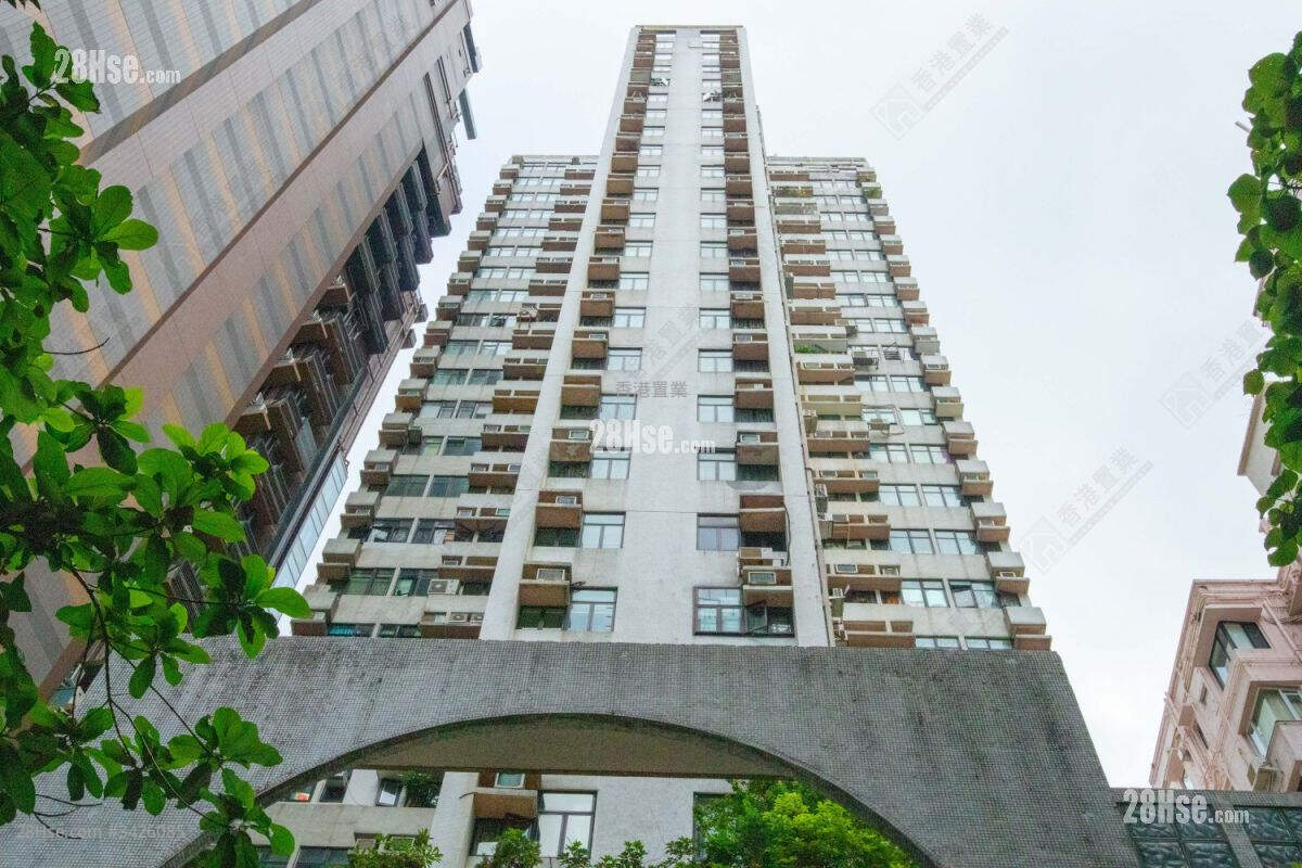Rowen Court Sell 3 Bedrooms , 2 Bathrooms 684 ft² ( 63.5 m² )
