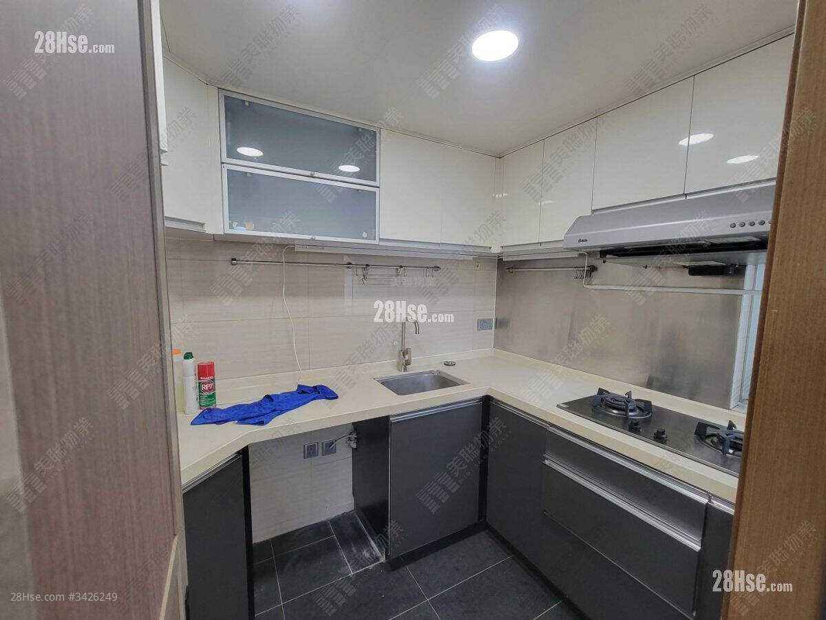 Kingswood Villas Rental 3 Bedrooms , 2 Bathrooms 638 ft² ( 59.3 m² )