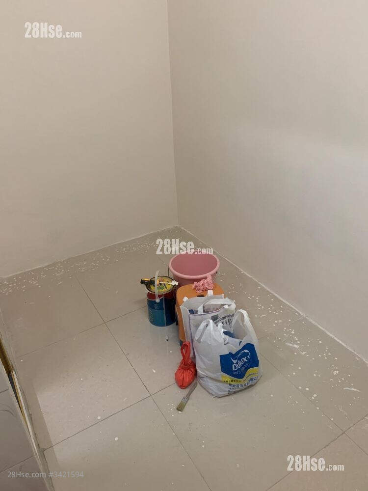 Cheung Hing Building Rental Studio , 1 Bathroom 100 ft² ( 9.3 m² )