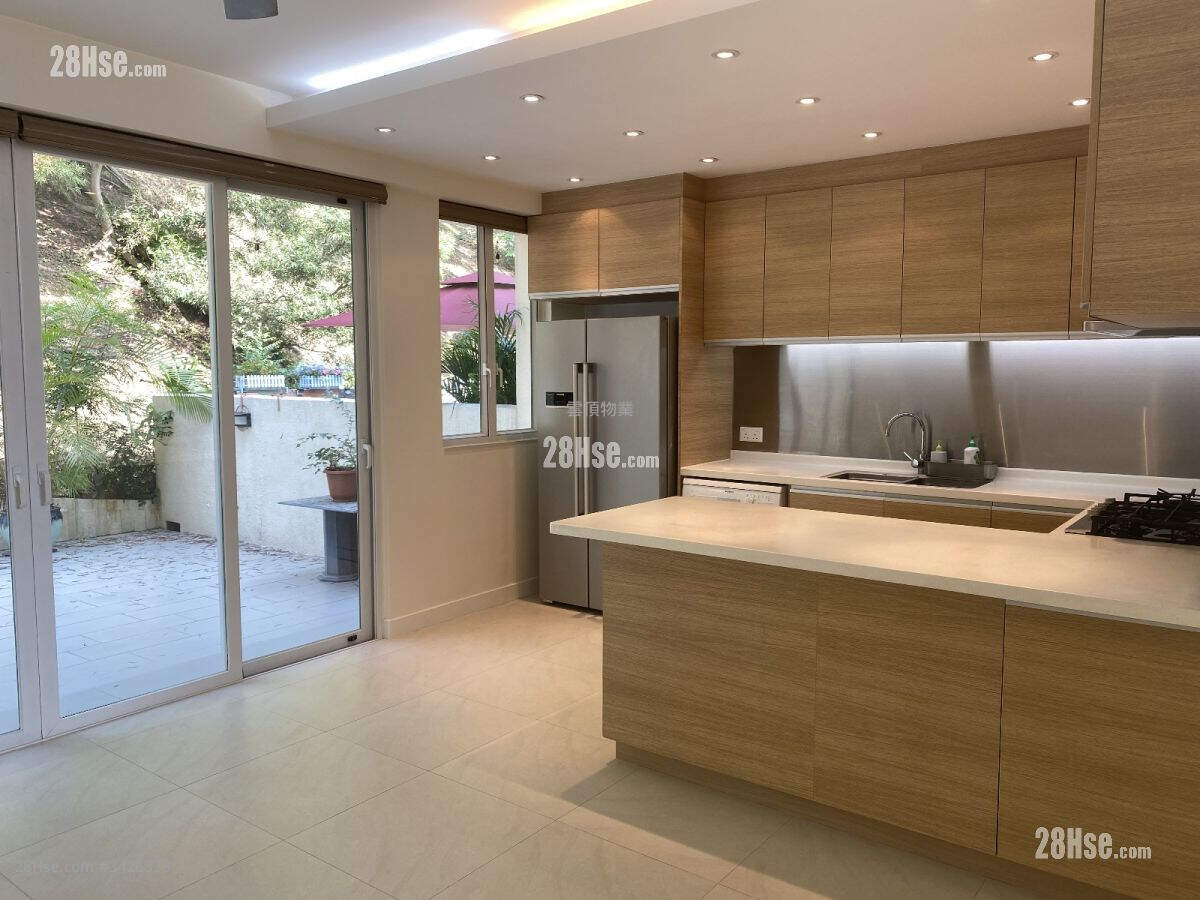 Discovery Bay Rental 5+ Bedrooms , 4 Bathrooms 1,406 ft² ( 130.6 m² )