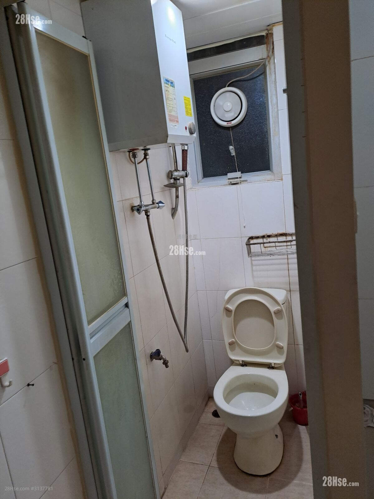 Yan On Buiding Rental Studio , 1 Bathroom 100 ft² ( 9.3 m² )