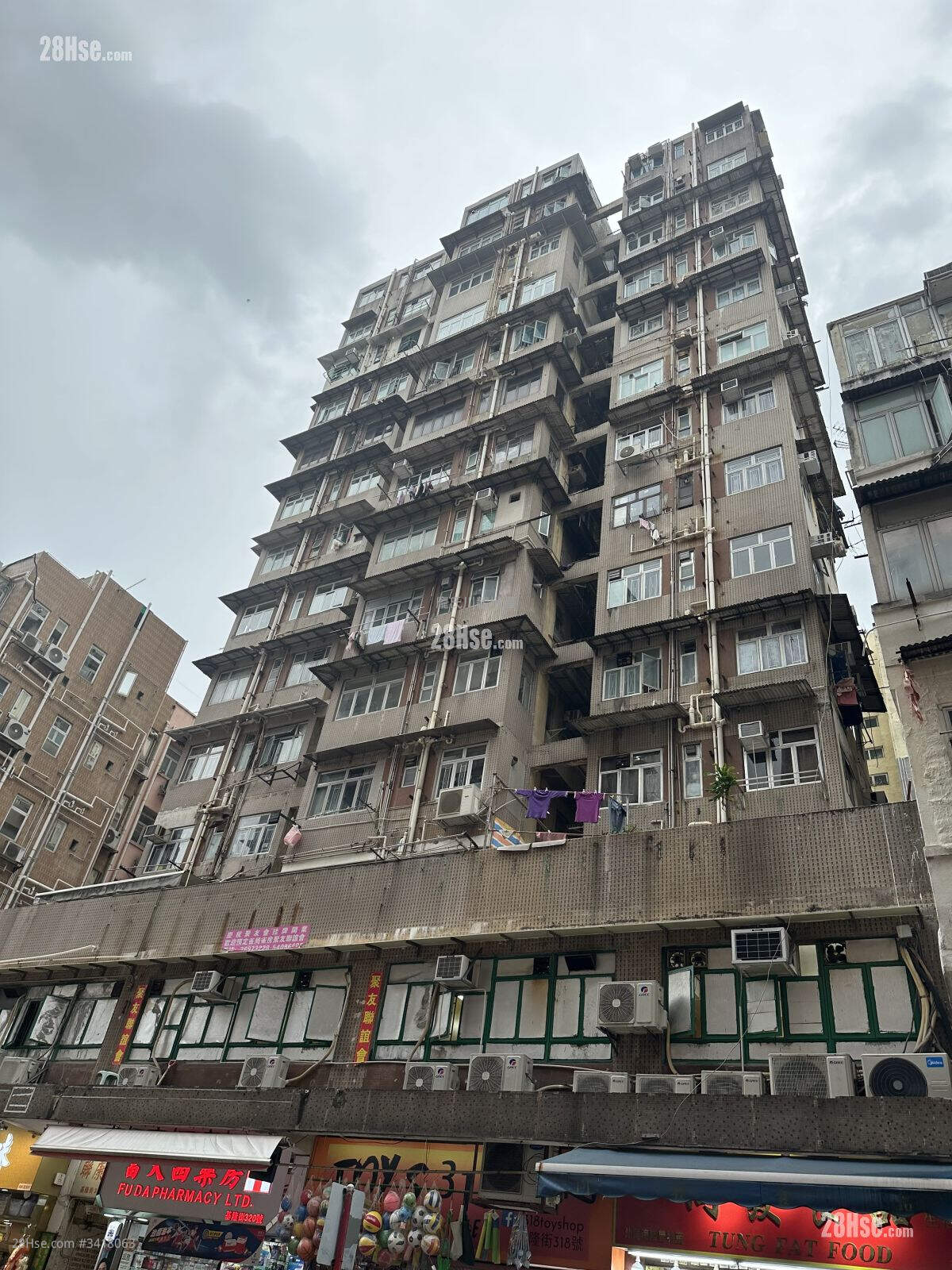 Luen Hong Building Sell 2 Bedrooms , 1 Bathroom 277 ft² ( 25.7 m² )