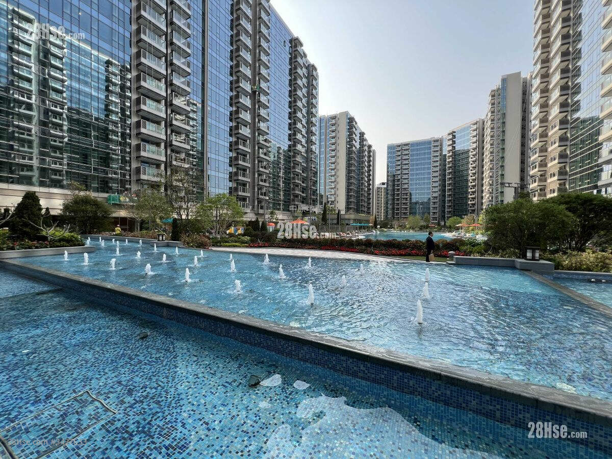 Grand Mayfair  Rental 354 ft² ( 32.9 m² )
