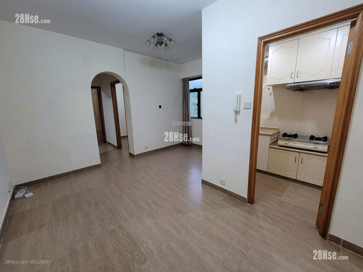 Mayfair Gardens Sell 2 Bedrooms , 1 Bathroom 424 ft² ( 39.4 m² )
