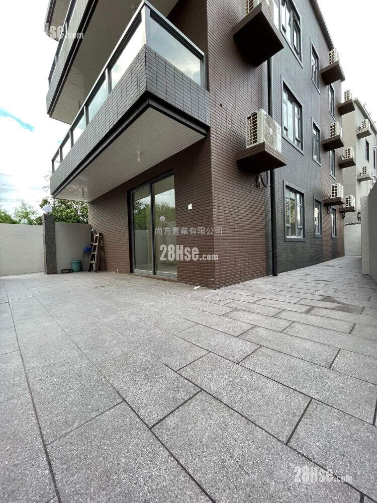 Village Rental 3 Bedrooms , 2 Bathrooms 700 ft² ( 65.0 m² )