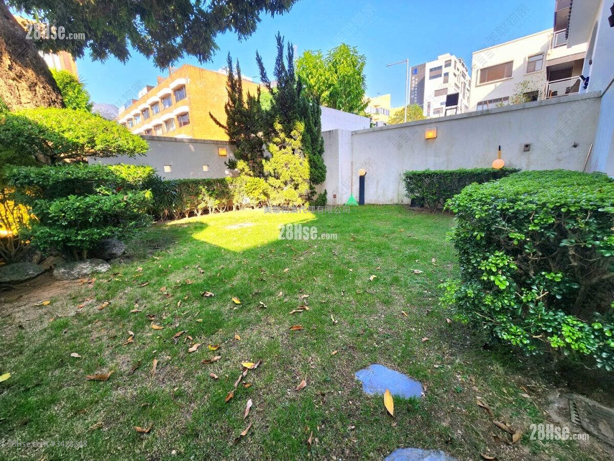 16 Hereford Road Rental 5+ Bedrooms , 3 Bathrooms 3,854 ft² ( 358.0 m² )