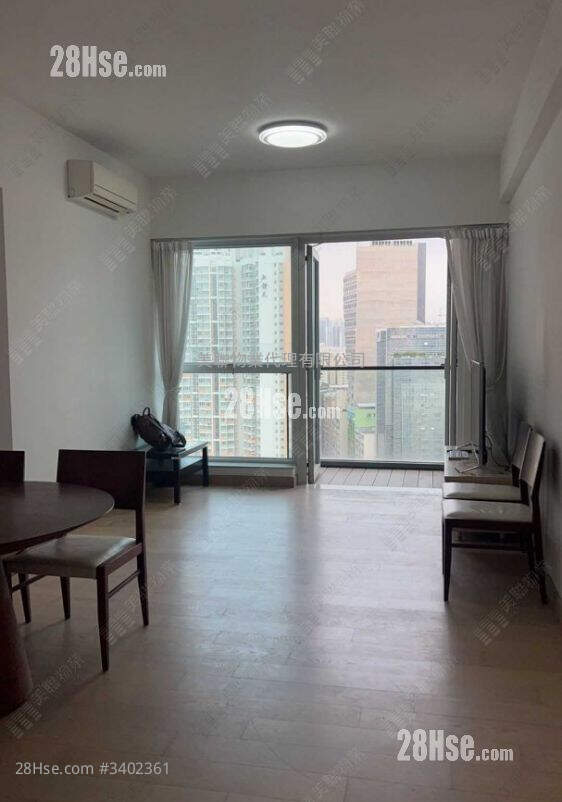 Lions Rise Rental 3 Bedrooms , 2 Bathrooms 812 ft² ( 75.4 m² )