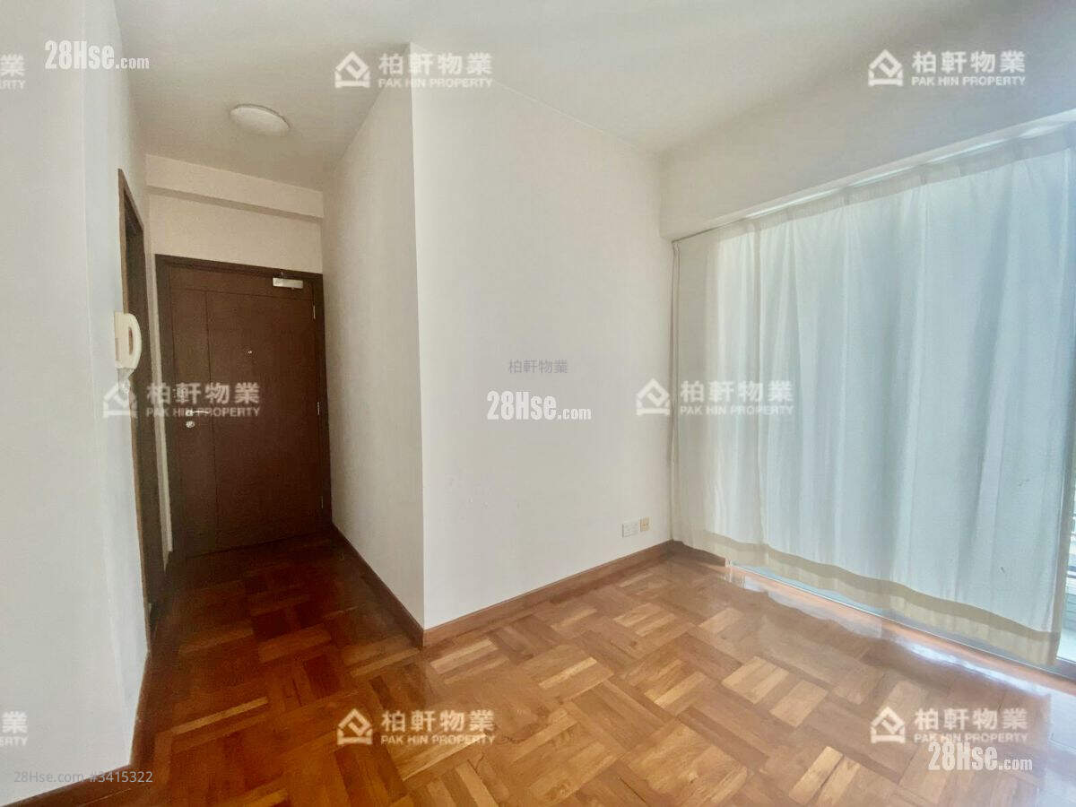 Royal Terrace Rental 2 Bedrooms , 1 Bathroom 469 ft² ( 43.6 m² )