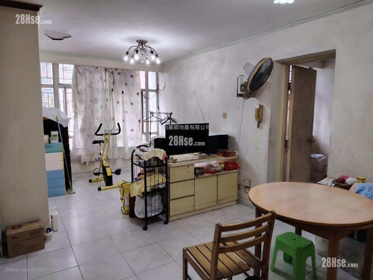 Tin Oi Court Sell 2 Bedrooms 538 ft² ( 50.0 m² )