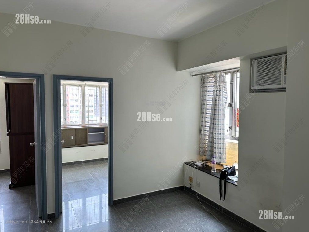 Yuen Long Plaza Sell 2 Bedrooms , 1 Bathroom 378 ft² ( 35.1 m² )