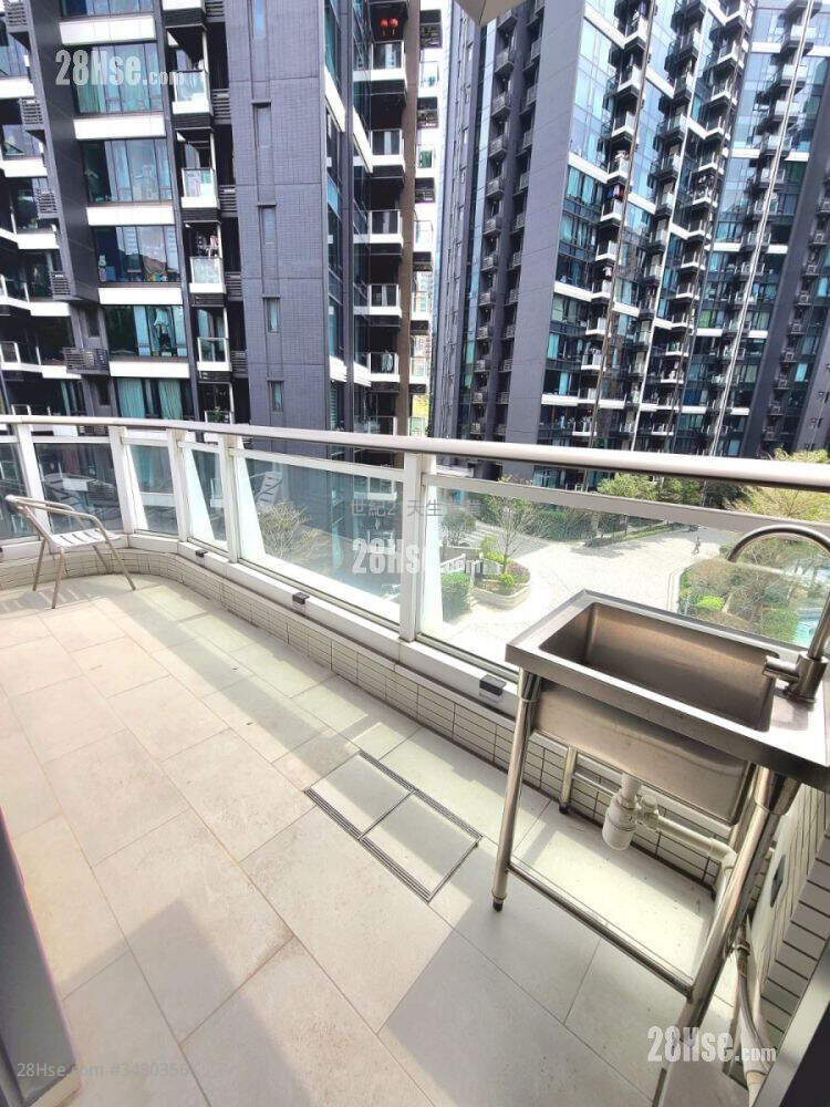 The Royale Sell 323 ft² ( 30.0 m² )