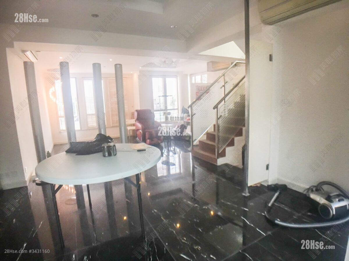 Rolling Hills Sell 3 Bedrooms , 3 Bathrooms 1,431 ft² ( 132.9 m² )