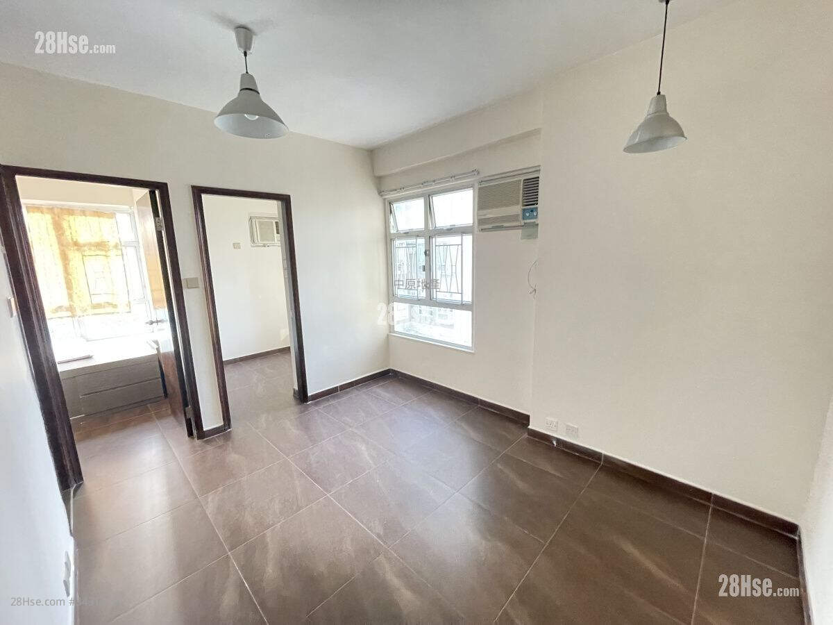 Tuen Mun Town Plaza Sell 2 Bedrooms , 1 Bathroom 325 ft² ( 30.2 m² )