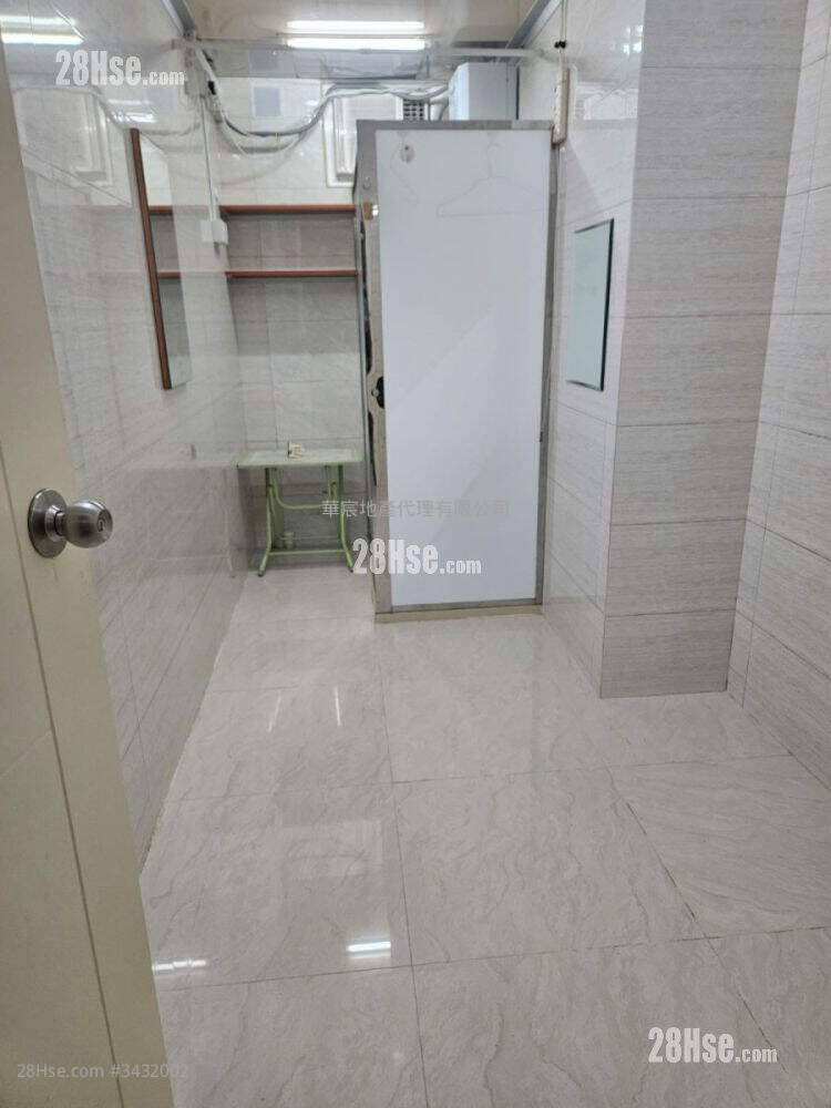 Victory Court Rental Studio , 1 Bathroom 100 ft² ( 9.3 m² )