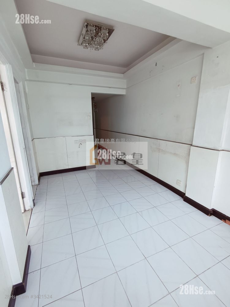 Kiu Ming Mansion Sell 3 Bedrooms , 1 Bathroom 423 ft² ( 39.3 m² )