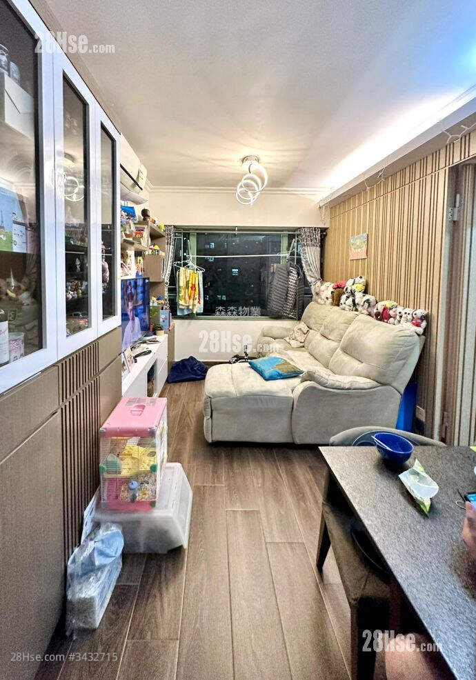 Fortune Court Rental 3 Bedrooms , 1 Bathroom 459 ft² ( 42.6 m² )