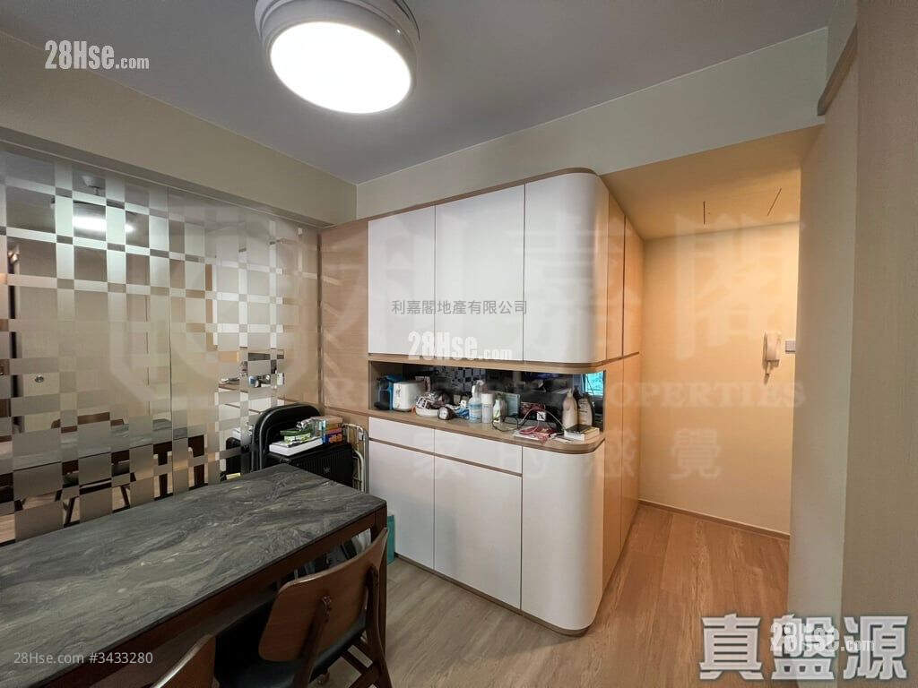 The Grandiose Sell 3 Bedrooms 651 ft² ( 60.5 m² )