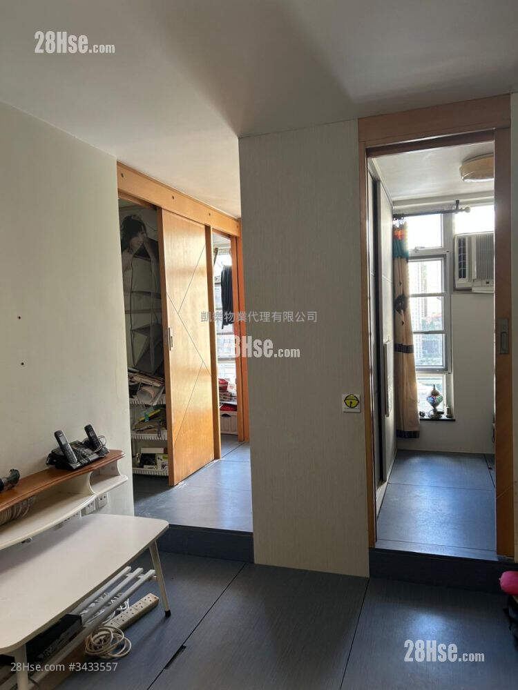King Tai Court Sell 3 Bedrooms , 1 Bathroom 393 ft² ( 36.5 m² )