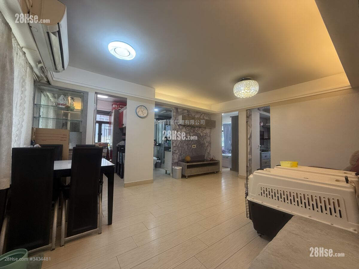 Fook Lung Garden Sell 3 Bedrooms , 1 Bathroom 553 ft² ( 51.4 m² )