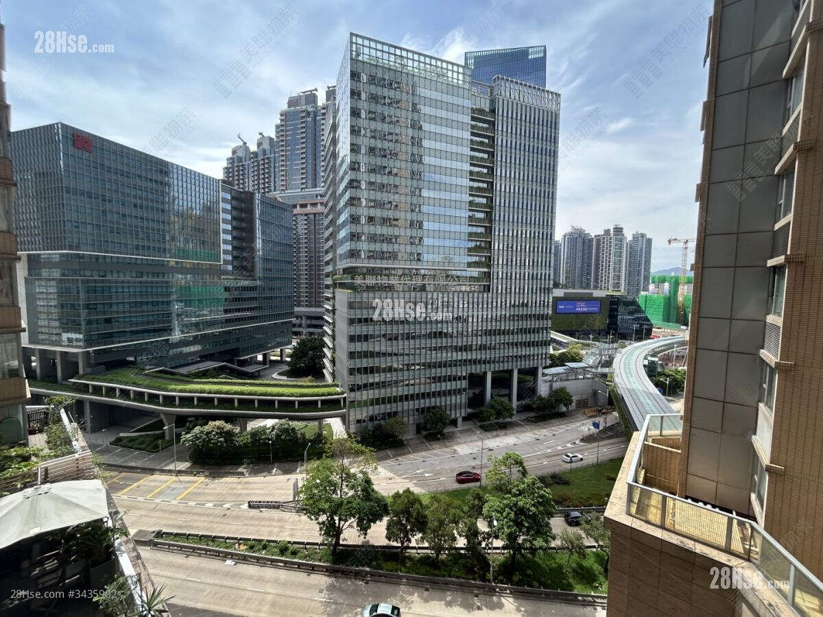 The Latitude Sell 2 Bedrooms , 1 Bathroom 584 ft² ( 54.3 m² )
