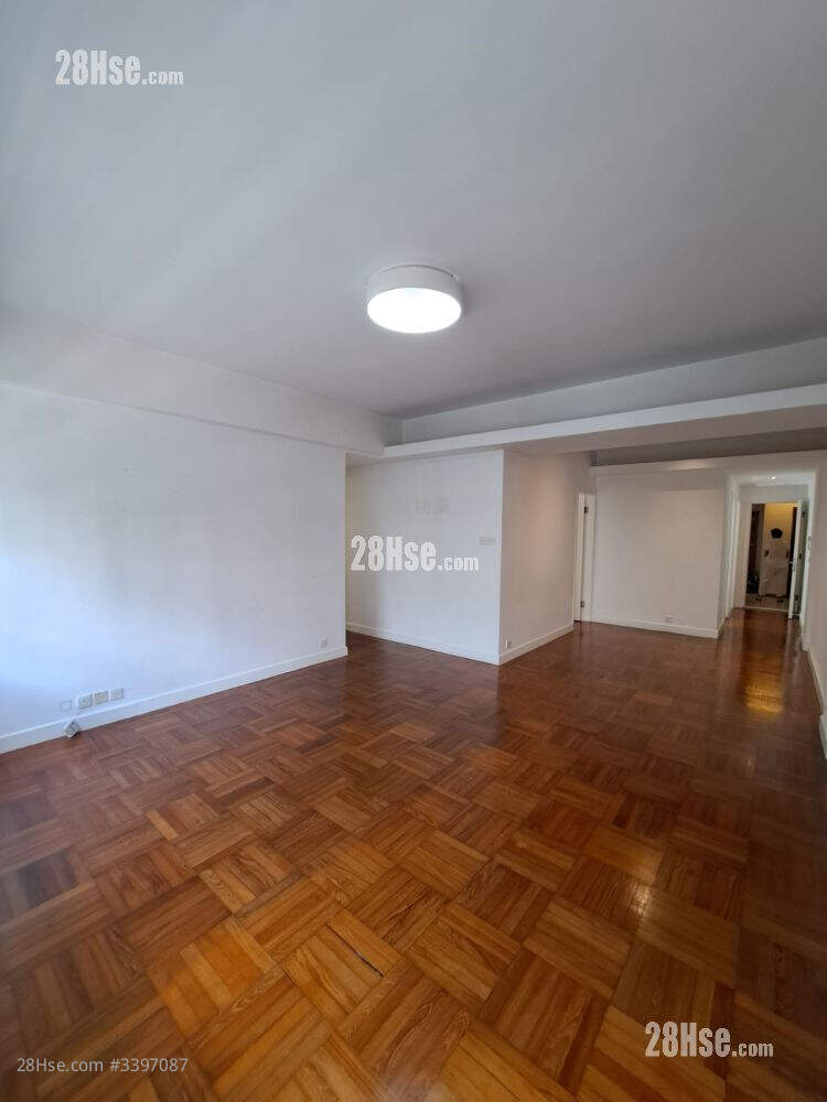8 Sau Chuk Yuen Road Rental 4 Bedrooms , 3 Bathrooms 1,026 ft² ( 95.3 m² )