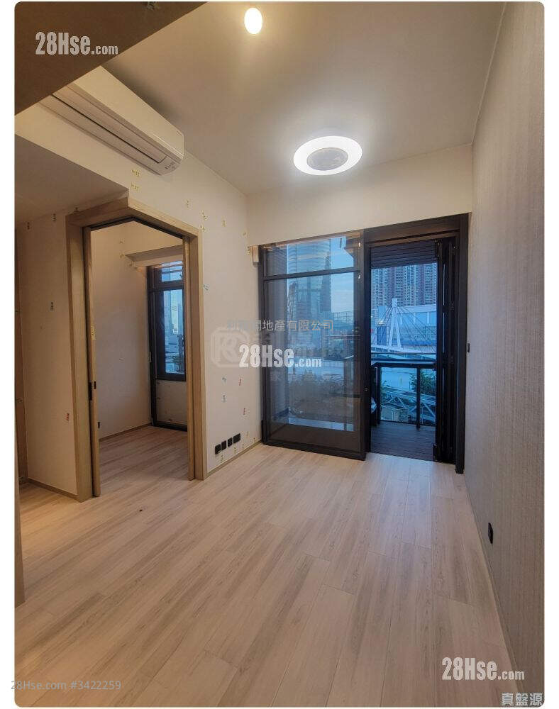 The Quinn Square Mile Rental 2 Bedrooms , 1 Bathroom 383 ft² ( 35.6 m² )