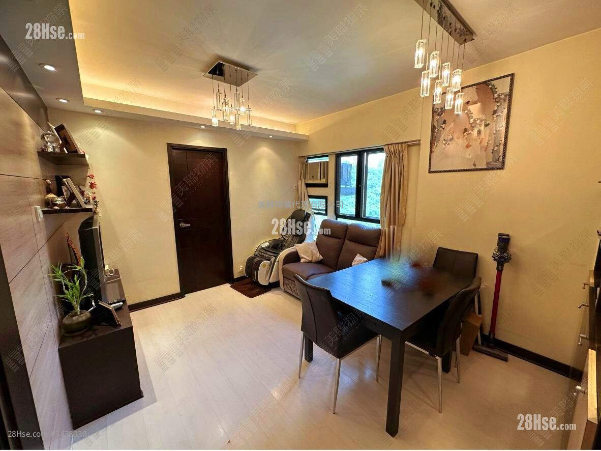 Wah Fung Garden Sell 2 Bedrooms , 1 Bathroom 370 ft² ( 34.4 m² )