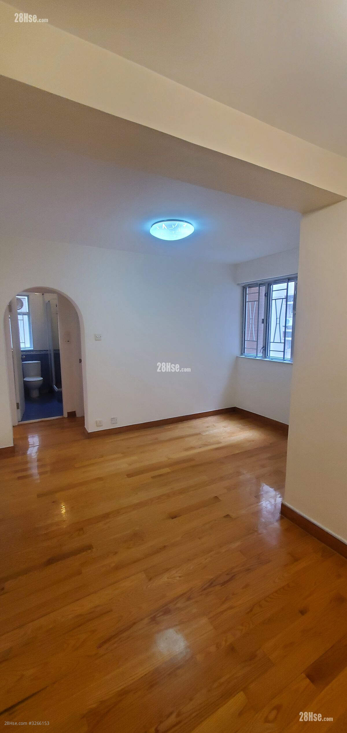Full Wealth Gardens Sell 2 Bedrooms , 1 Bathroom 463 ft² ( 43.0 m² )