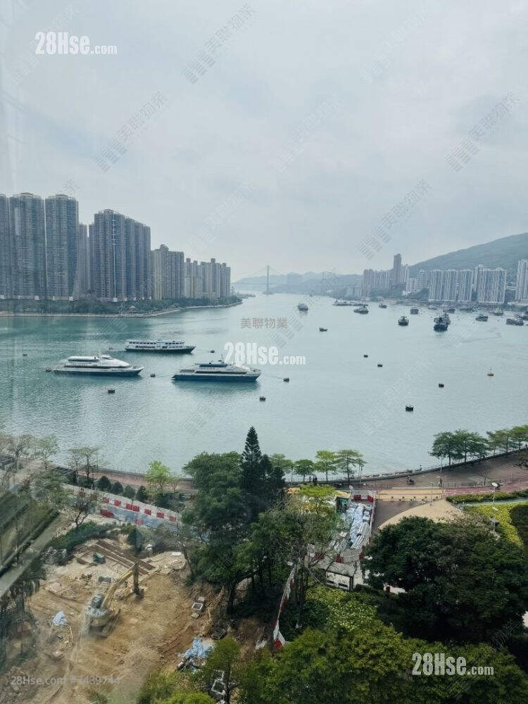 Waterside Plaza Sell 3 Bedrooms 562 ft² ( 52.2 m² )
