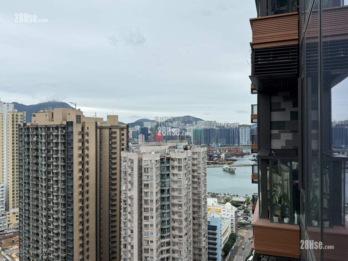 The Vantage Sell 1 Bedroom , 1 Bathroom 270 ft² ( 25.1 m² )