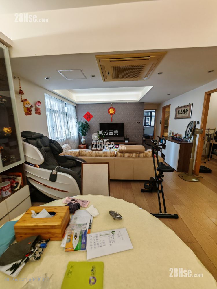 Yan On Building Sell 3 Bedrooms , 1 Bathroom 771 ft² ( 71.6 m² )