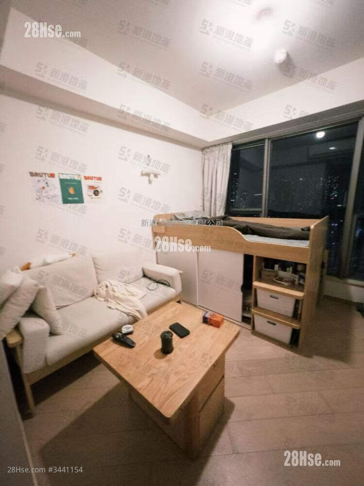 Upper East Rental Studio , 1 Bathroom 194 ft² ( 18.0 m² )
