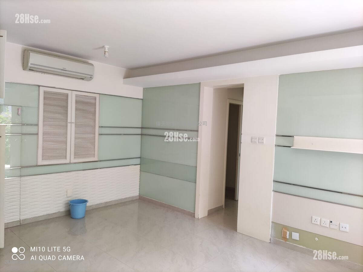 Sereno Verde Rental 4 Bedrooms , 2 Bathrooms 838 ft² ( 77.9 m² )