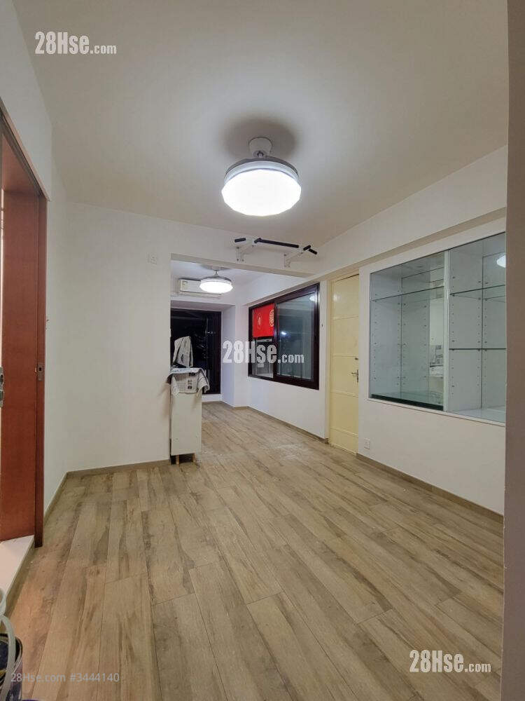 Ho Sing Building Sell 1 Bedroom , 1 Bathroom 301 ft² ( 28.0 m² )