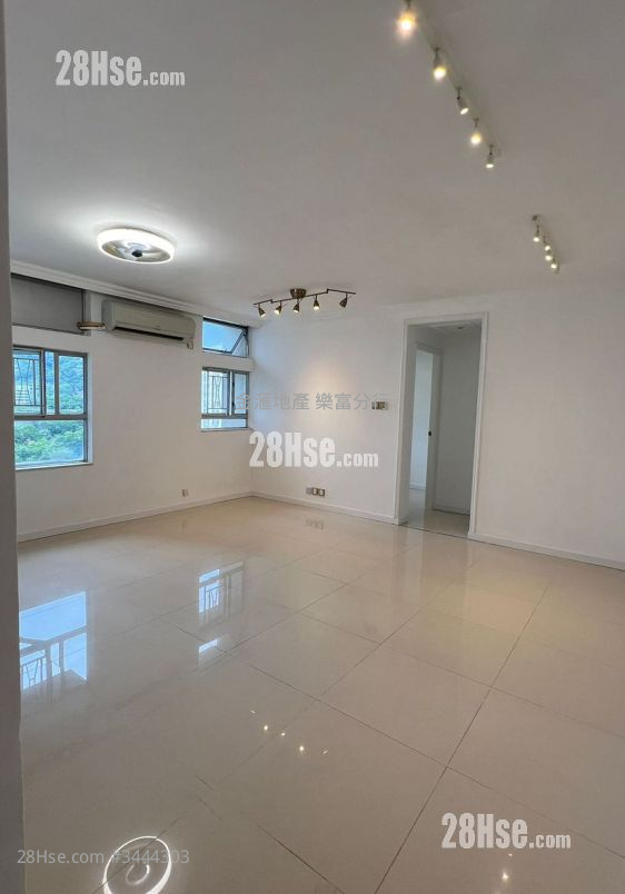 King Hin Court Sell 3 Bedrooms , 1 Bathroom 554 ft² ( 51.5 m² )
