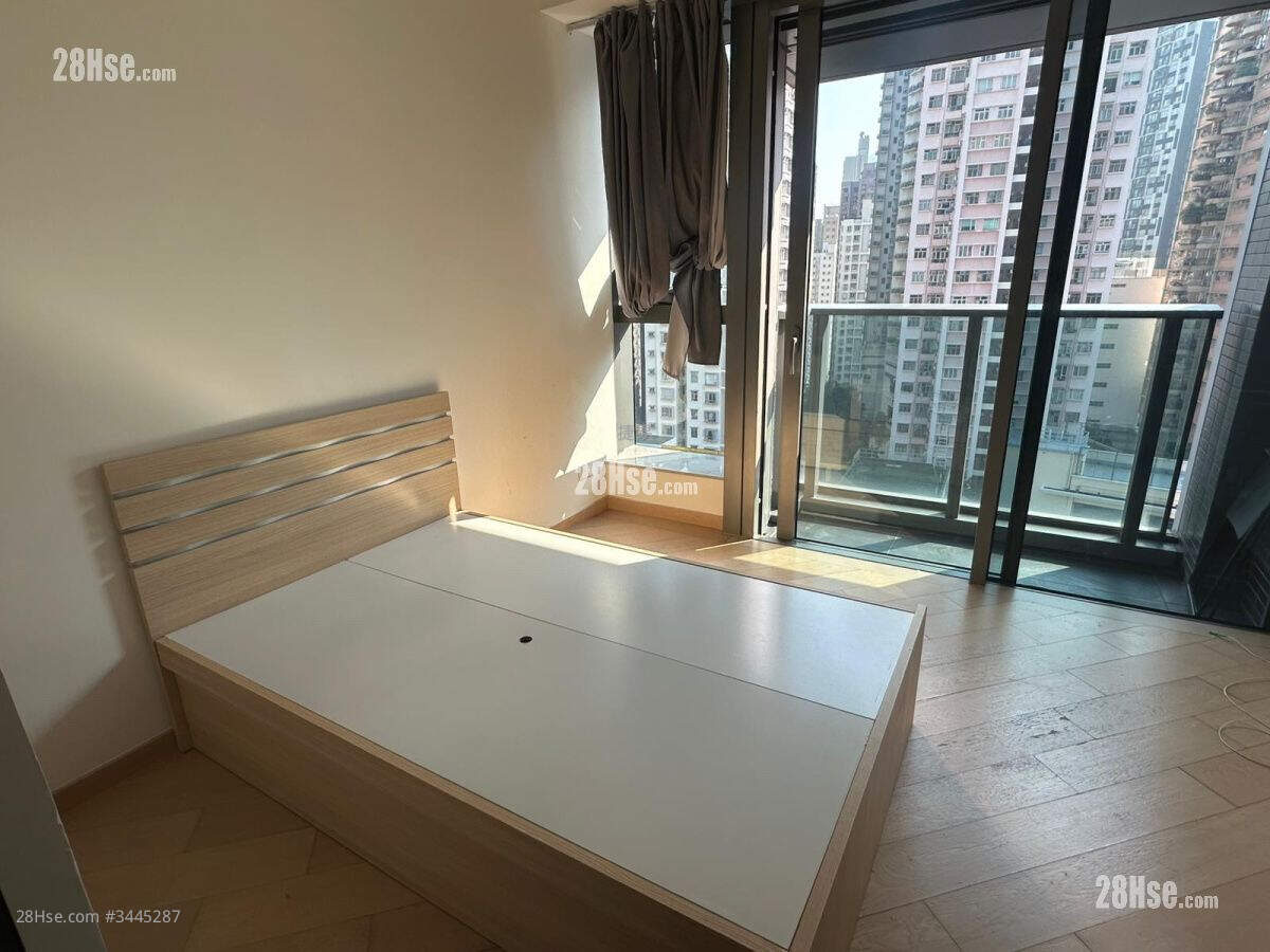 Novum West Sell Studio , 1 Bathroom 225 ft² ( 20.9 m² )