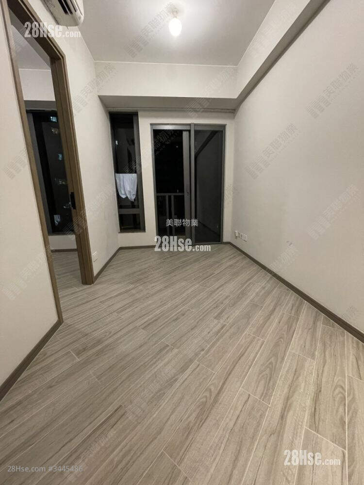 Reach Summit Sell 1 Bedroom , 1 Bathroom 267 ft² ( 24.8 m² )